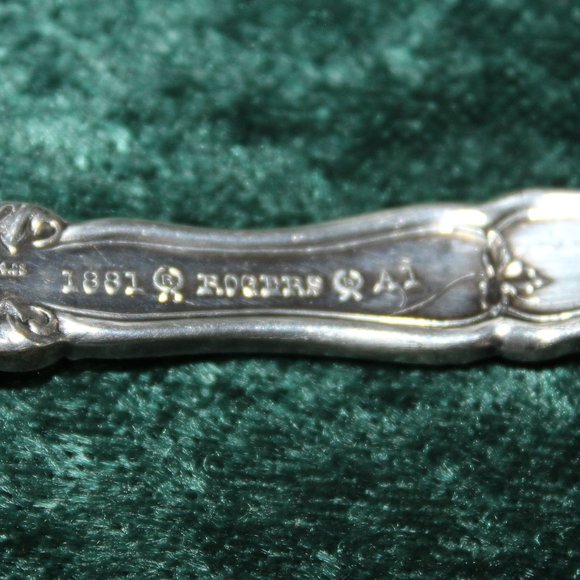 RARE Antique 1881 Rogers Flat Twisted Handle Master Butter Knife La Vigne - Picture 3 of 3